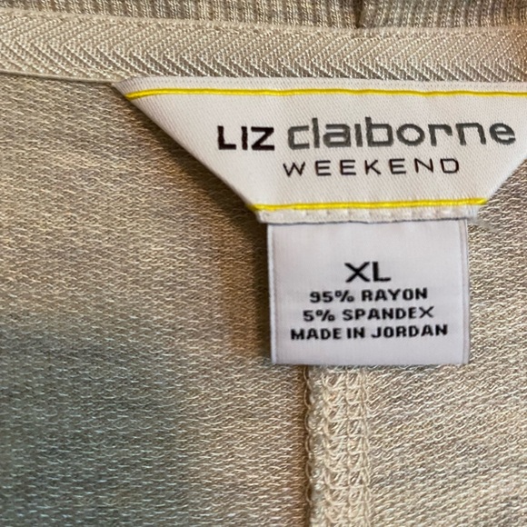 Elegant and Soft Cardigan. XL - Picture 3 of 3